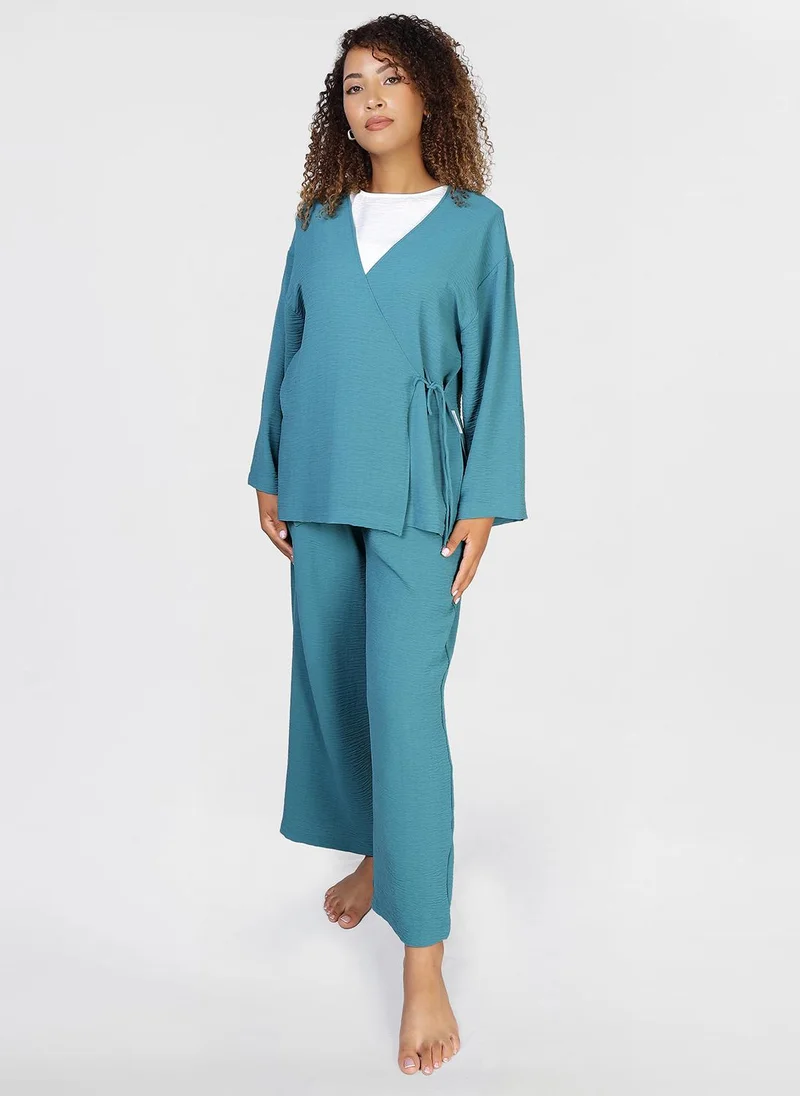 جيمي لي بوند Soft Textured 2-Piece Co-Ord Set – Pink Wrap Top and Wide-Leg Pants