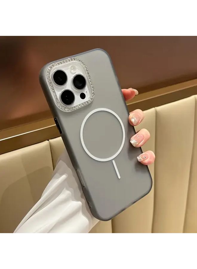 حافظة مغناطيسية وردية حمراء غير لامعة مع حبيبات الراينستون اللامعة لهاتف iPhone 15 Pro - غطاء شفاف ناعم - Image 3