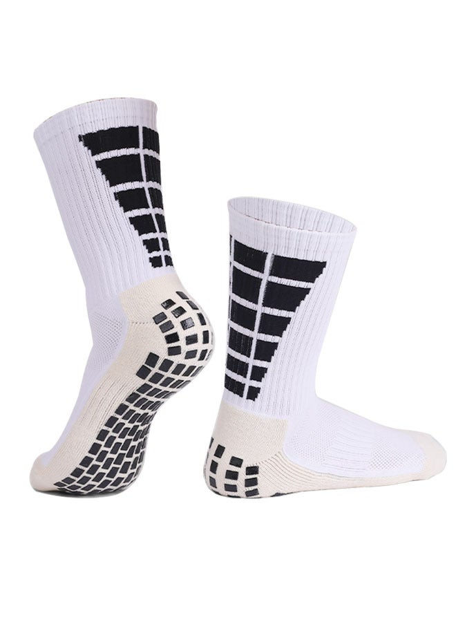 Generic 3 Pairs Football Anti Slip Socks For Men, Perfect for Basketball, Soccer, Hiking, and Outdoor Activities  - Image 3