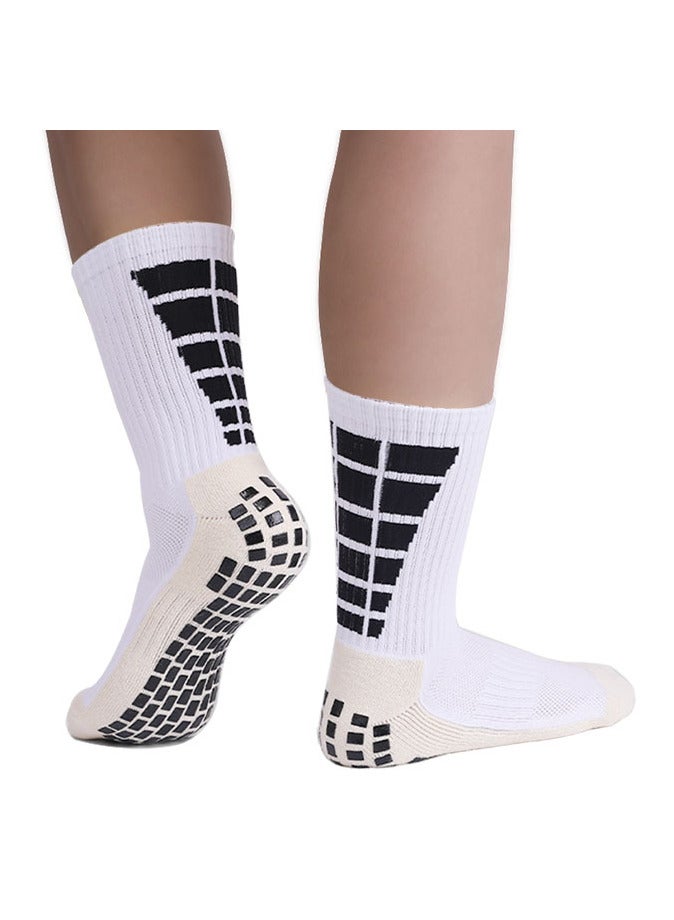 Generic 3 Pairs Football Anti Slip Socks For Men, Perfect for Basketball, Soccer, Hiking, and Outdoor Activities  - Image 4