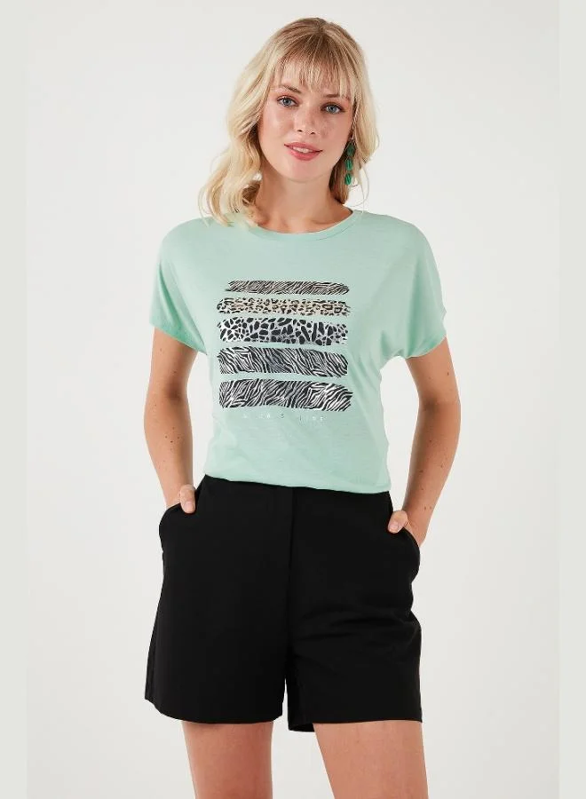 ليلا تيشيرت نسائي ليلا مطبوع بياقة دائرية وقصة عادية