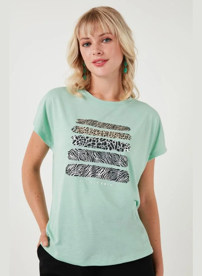 ليلا تيشيرت نسائي ليلا مطبوع بياقة دائرية وقصة عادية