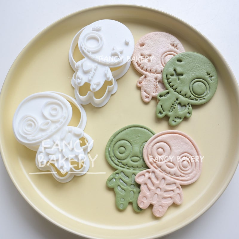 Halloween Skull Cookie Cutter Pressable Biscuit Stamp Chocolate Mold Cake Decorating Tool - Image 1