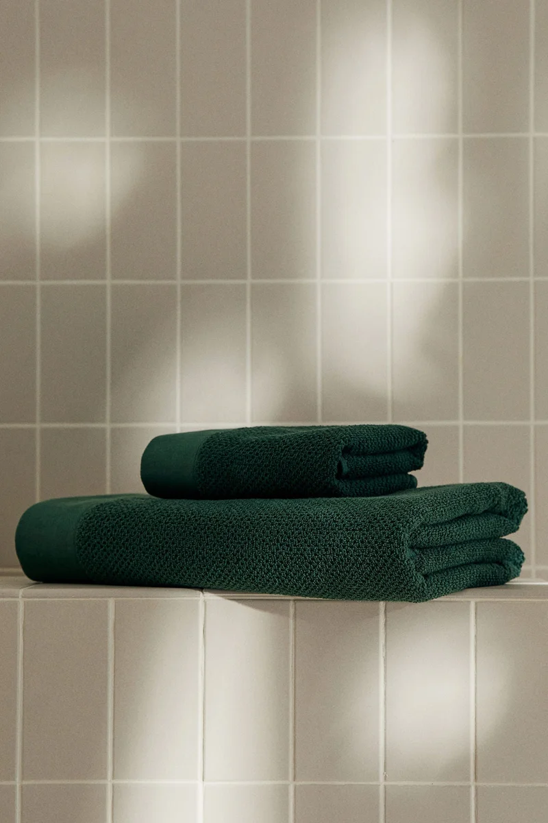 H&M Cotton terry bath sheet
