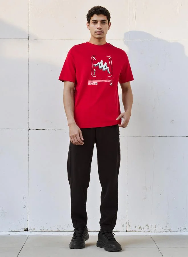 كابا تيشيرت رجالي بطبعة شعار كابا