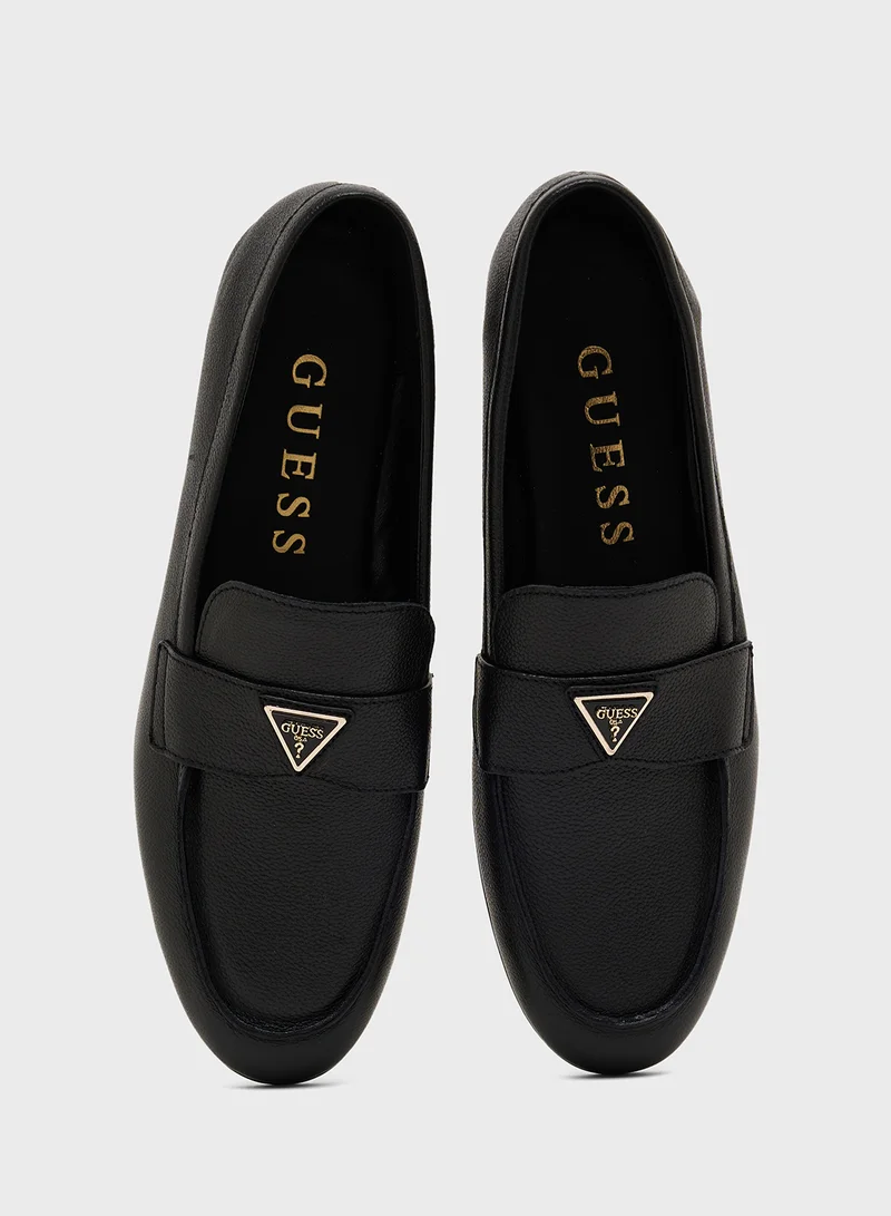 GUESS Close Toe Moccasin