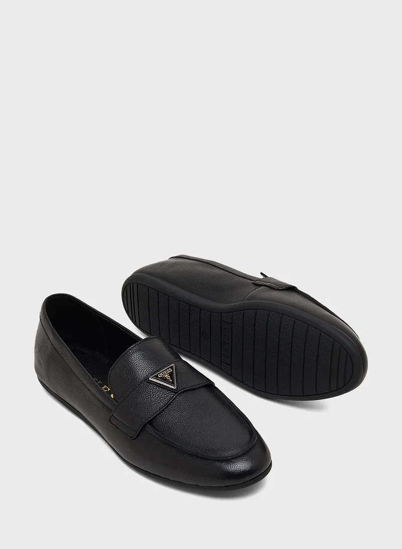 GUESS Close Toe Moccasin