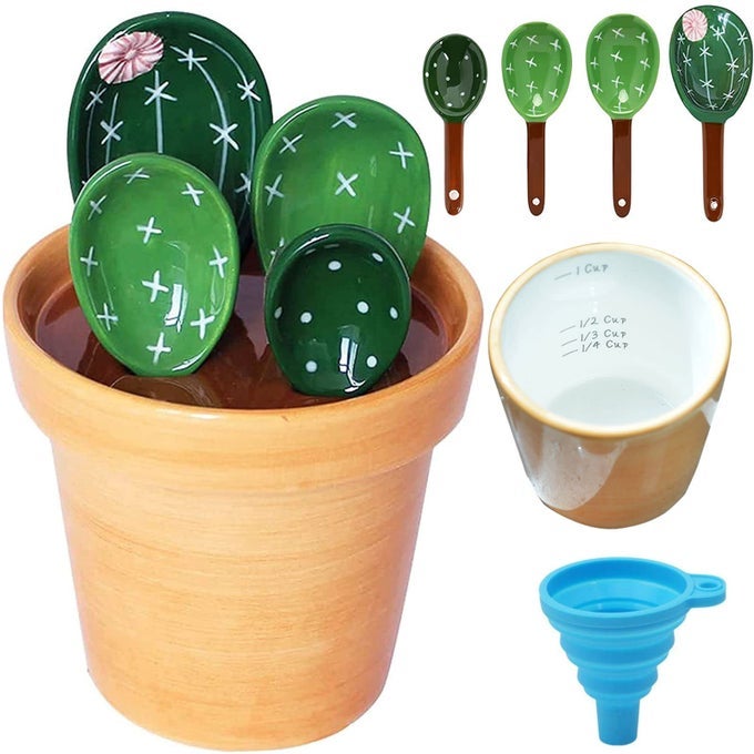 CACTUS MEASURING SPOONS SET IN POT UNIQUE MEASURING CUPS AND SPOONS FOR COFFEE SALT SUGAR NOVELTY CUTE BAKING GIFTS DISHWASHER SAFE CERAMIC MEASURING SPOONS GREEN
