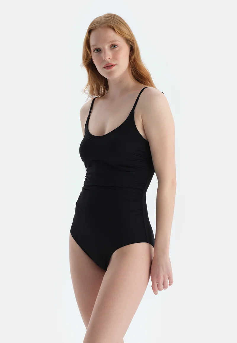 داجي Black Minimizer Swimsuit