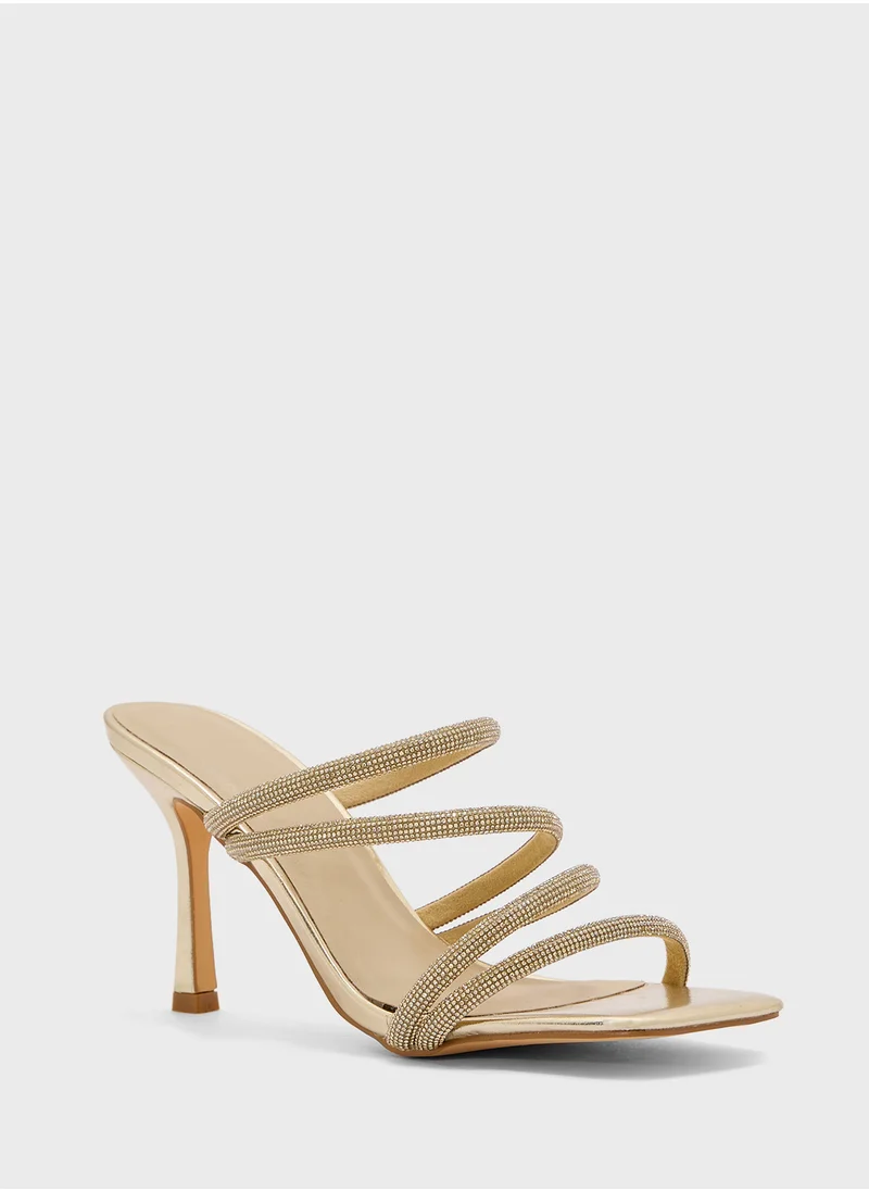 ترافل من نمشي Stud Detail Dousie Strap Pump