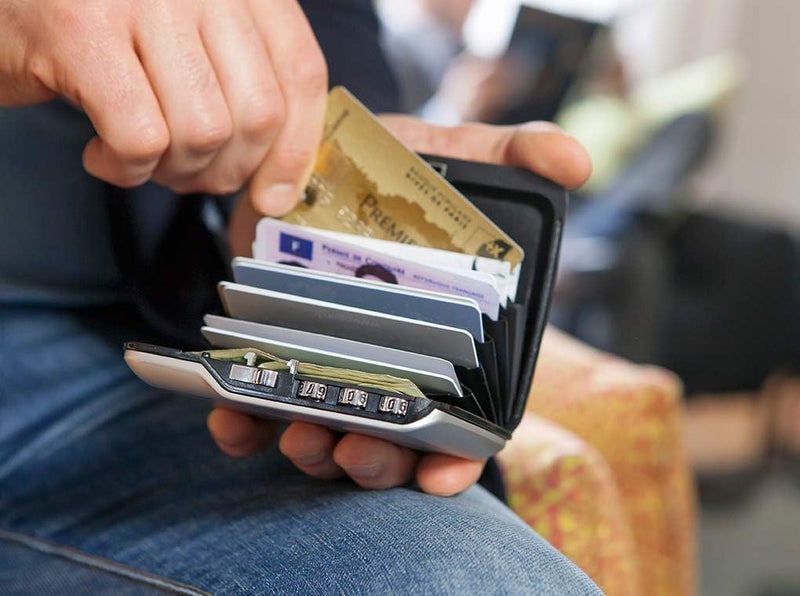 Aluminum code wallet, lockable with a 3 digit code, RFID protection against fraud and demagnetization, secured card holder - Image 5