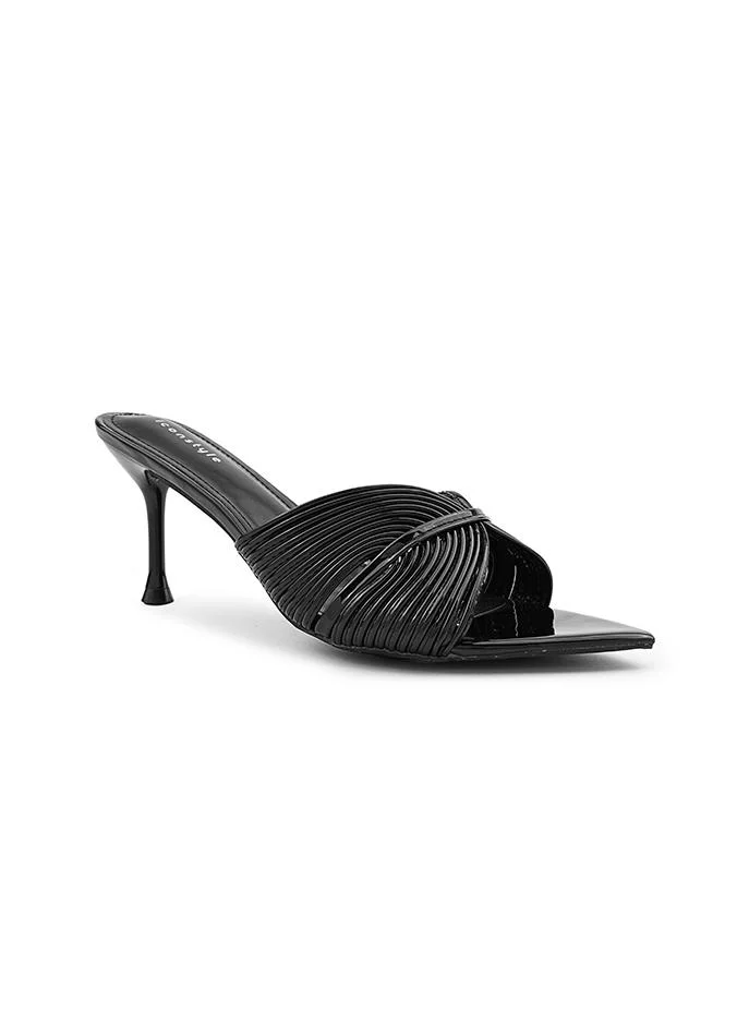 أيقون Luxurious satin heel slipper with refined silhouette.