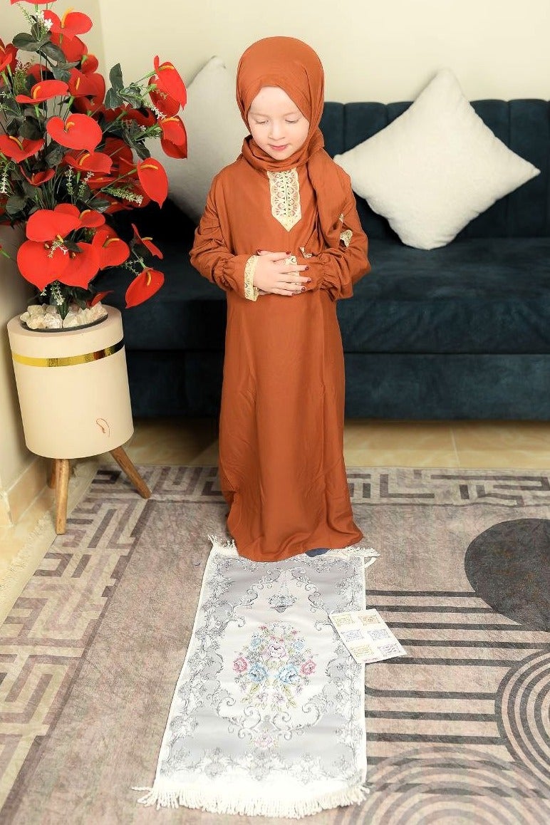 LINA FASHION Three-piece prayer set for girls: a children's prayer sheet, a children's prayer rug, and a card of supplications after prayer, a gift for the girl - Image 2