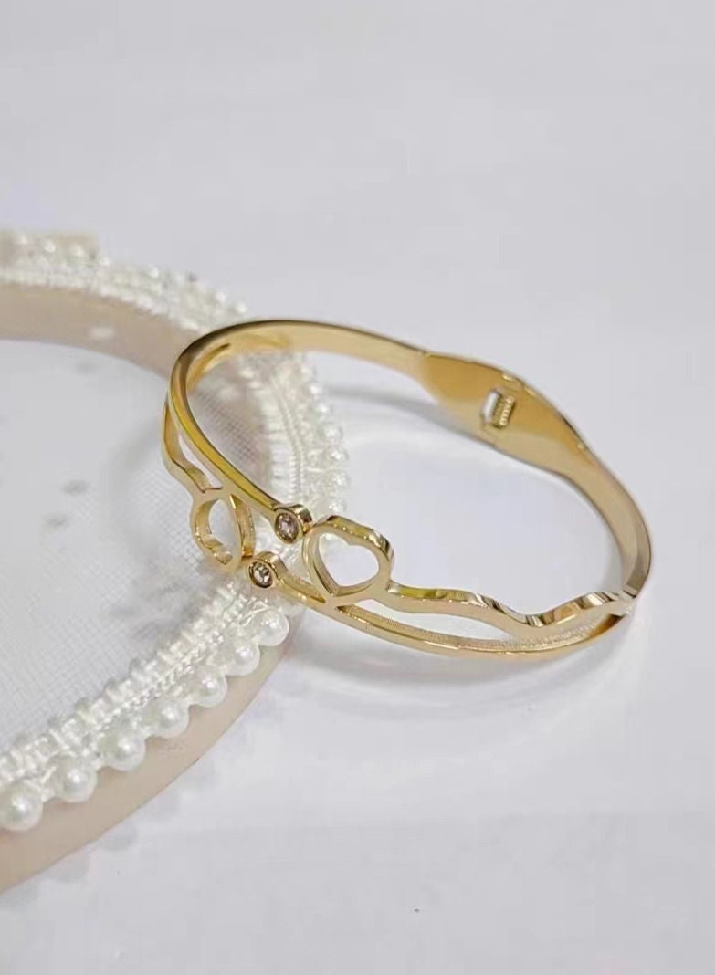 RARELY Woman's Gold Bracelets - Image 1