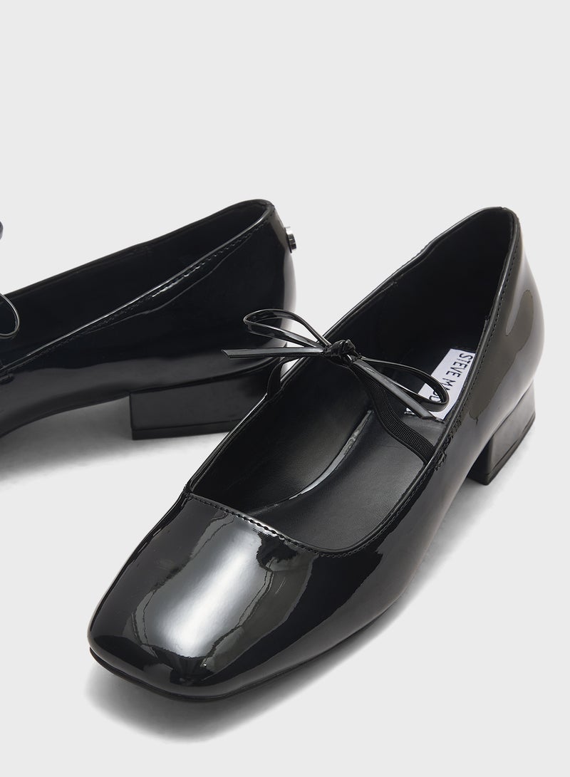 STEVE MADDEN Egret Pointed Toe Low Heel Pumps  - Image 4