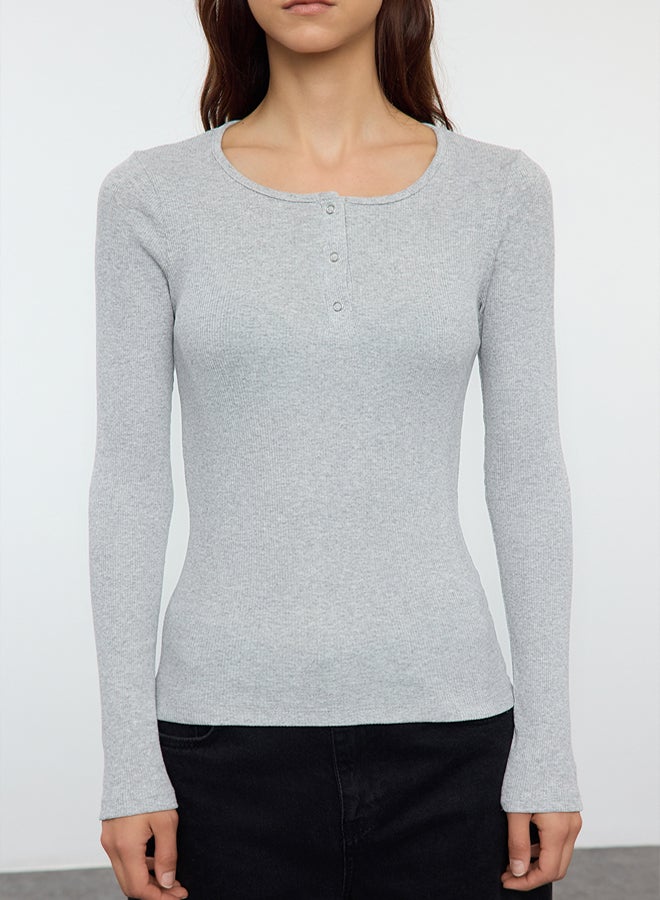 trendyol Gray Melange Snap Fastener Fitted/Closed Ribbed Stretchy Knitted Blouse TWOAW25BZ00080 - Image 3