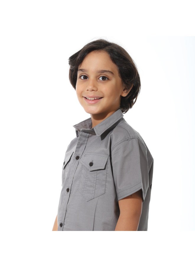 Boys' shirt with front pockets and back print