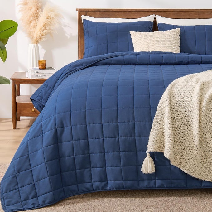 QUILTS KING SIZE BEDDING SETS NAVY BLUE BEDSPREAD SOFT LIGHTWEIGHT PREWASHED QUILT 3 PIECE COZY REVERSIBLE MICROFIBER COVERLET WITH PILLOW SHAM SQUARE PATTERN106X96