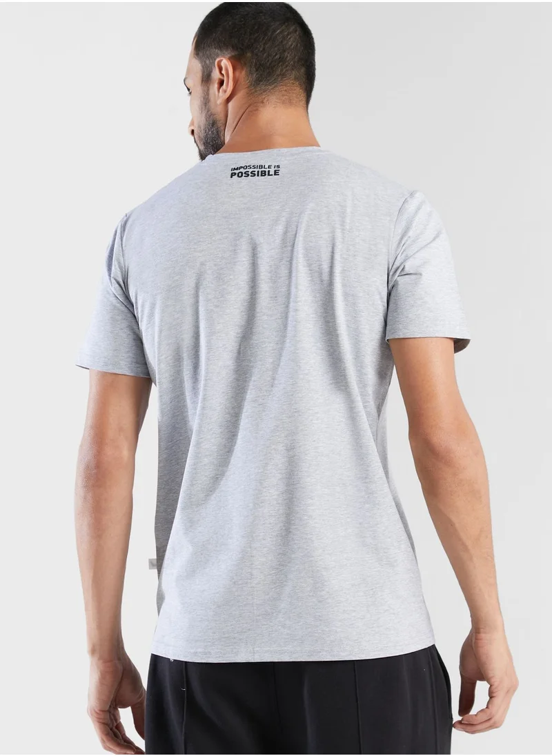 الإمارات Logo Graphic T-Shirt