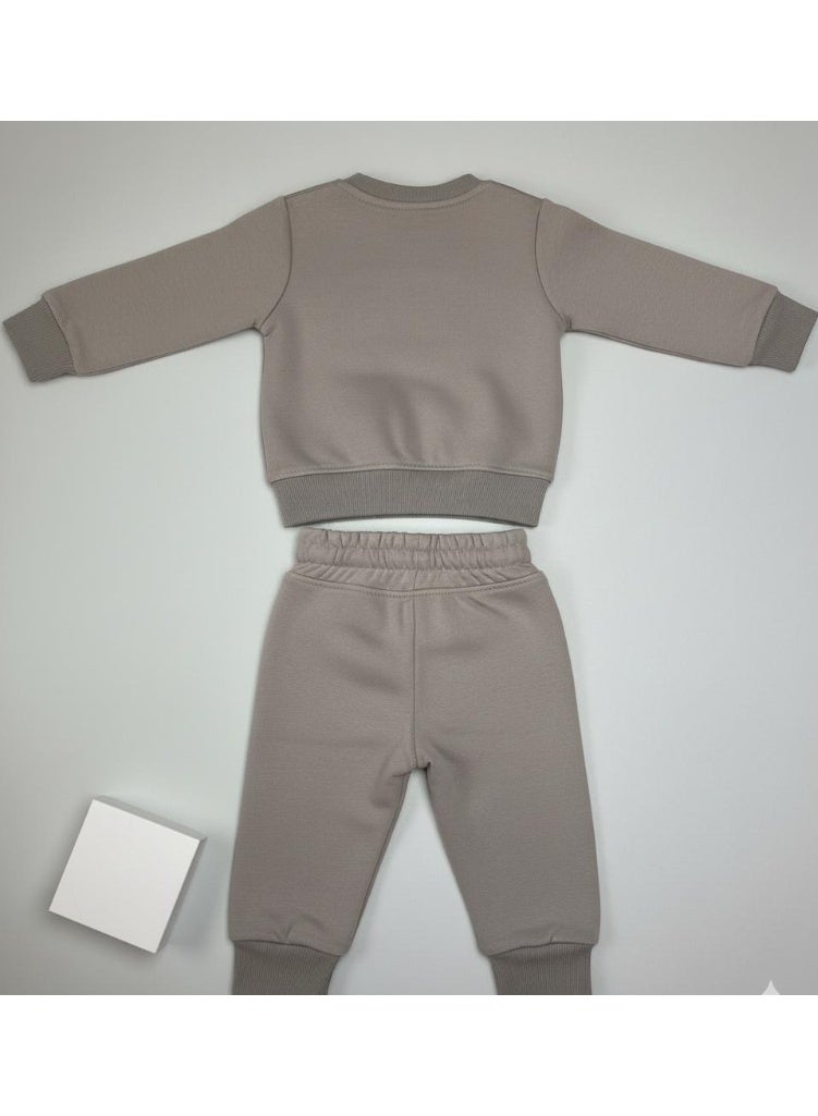 LOOFI Boys' kids' clothing set, 2 pieces: sweatshirt and sweatpants with a winter bear print - brown - Image 4