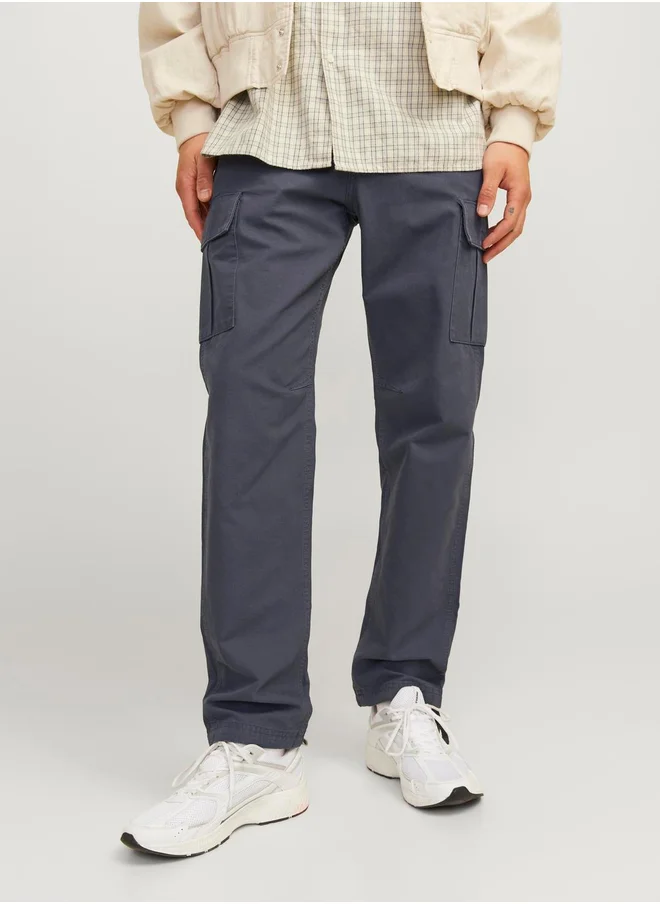 JACK & JONES Solid Relaxed Fit Cargo Pants