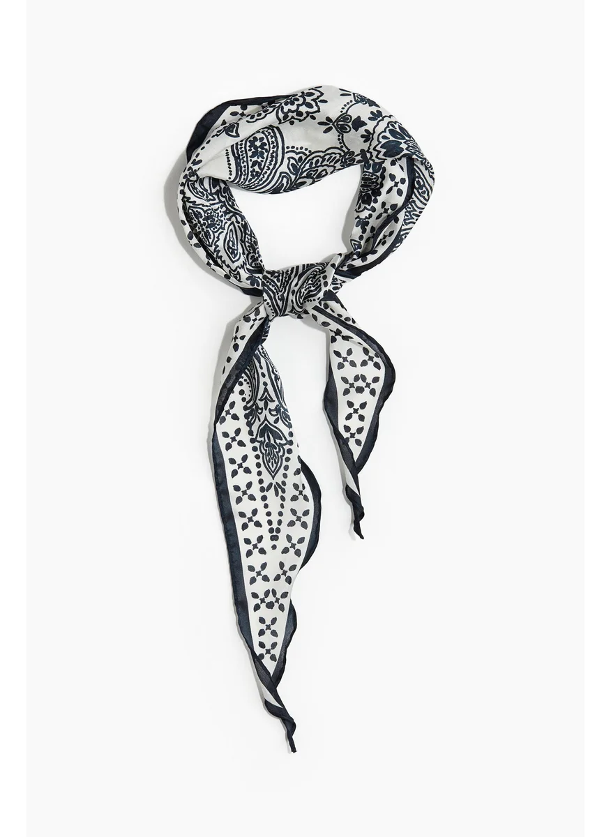 اتش اند ام Diamond-Shaped Scarf