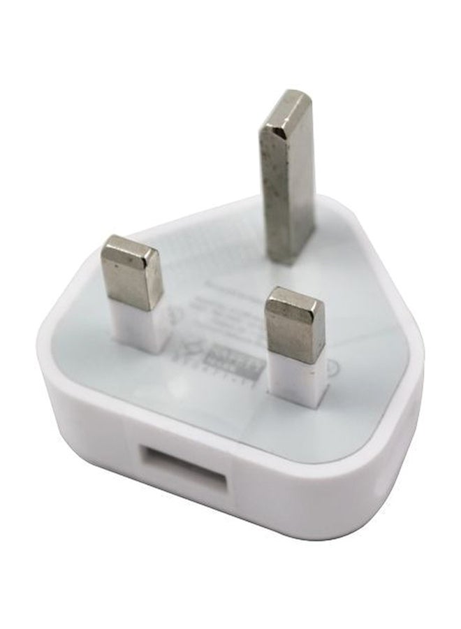 محول جداري بقابس USB أبيض