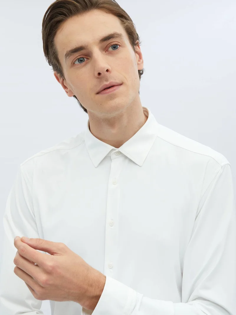 Kip White Plain Regular Fit Casual Shirt