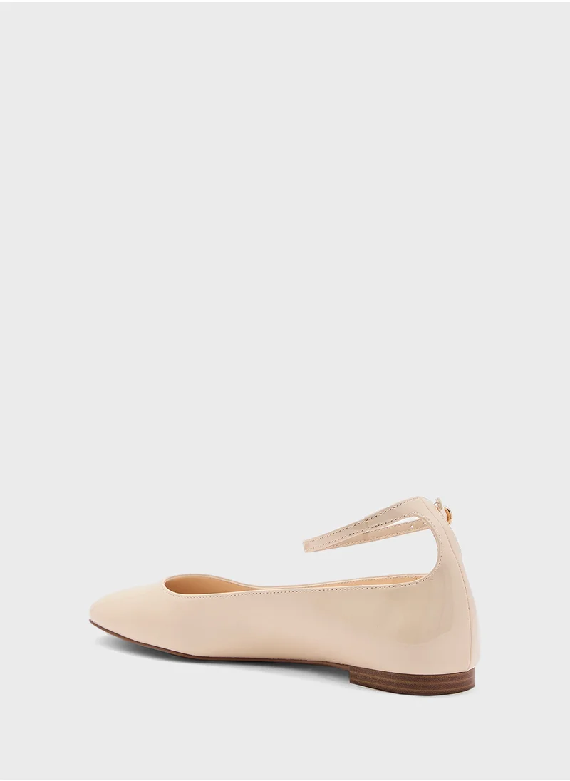 مانجو Patent Leather-Effect Ballet Flats