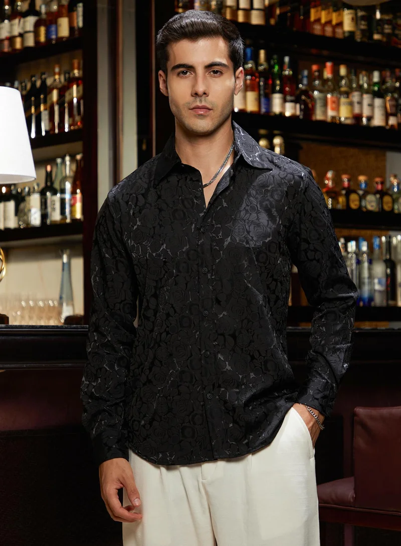 Campus Sutra Campus Sutra Men's Onyx Black Rose-Tactile Shirt For Casual Wear | Spread Collar | Long Cuffed Sleeves | Button Closure | Shirt Crafted With Comfort Fit For Everyday Wear