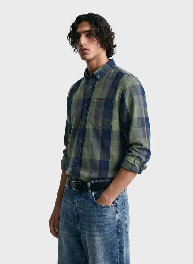 Men Slim Fit Checked Button-down Collar Casual Shirt