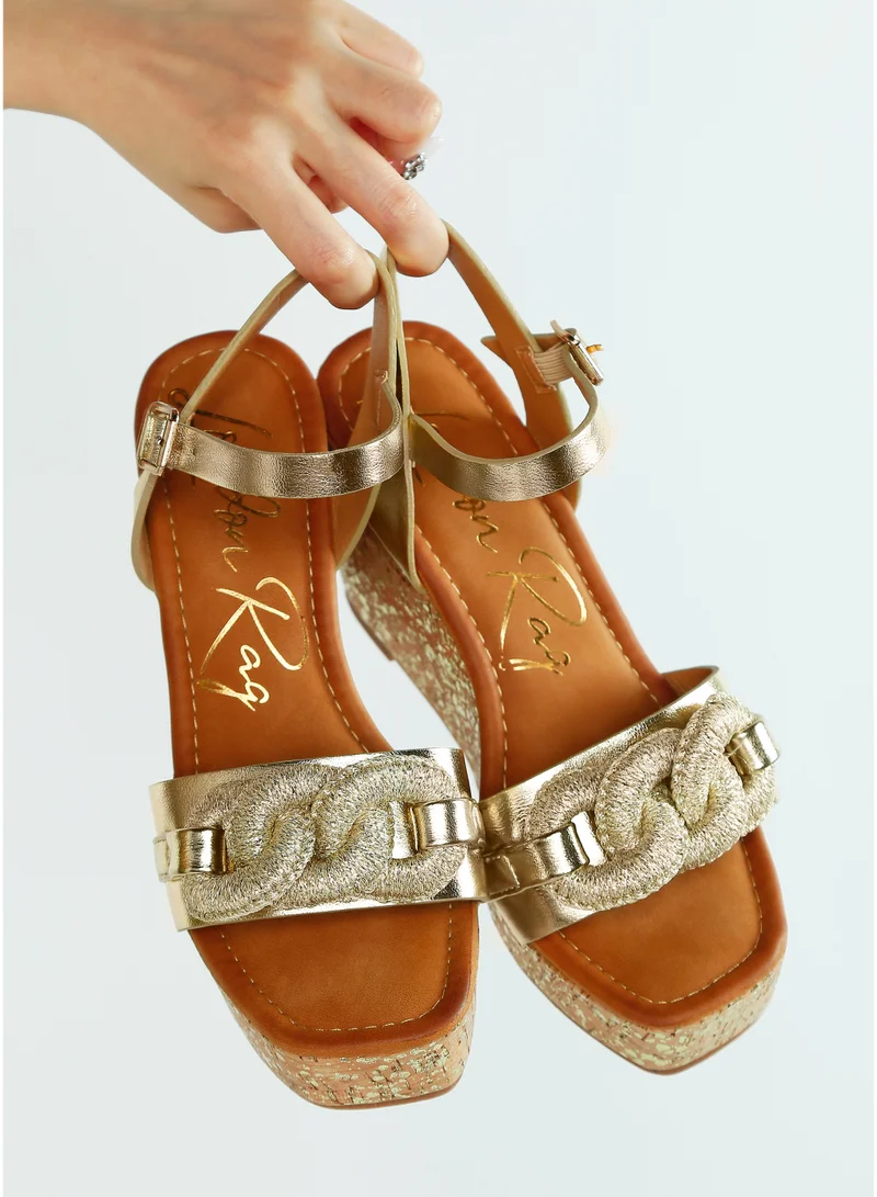 London Rag Chain Link Detail Wedge Sandals in Gold