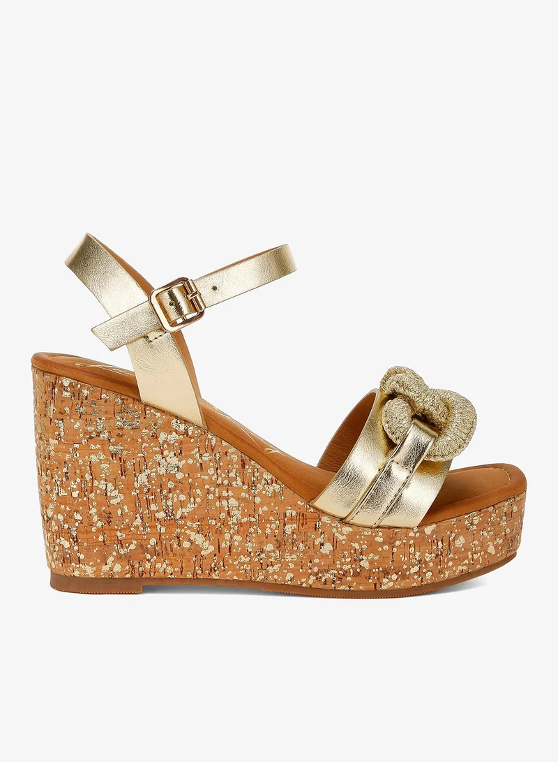 Chain Link Detail Wedge Sandals in Gold