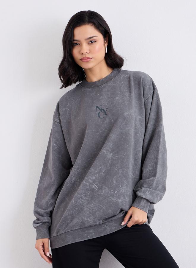 Styli Charcoal Slogan Print Longline Sweatshirt - Image 2