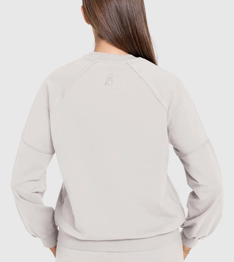 إف5 Women's Essential Oversized Sweatshirt