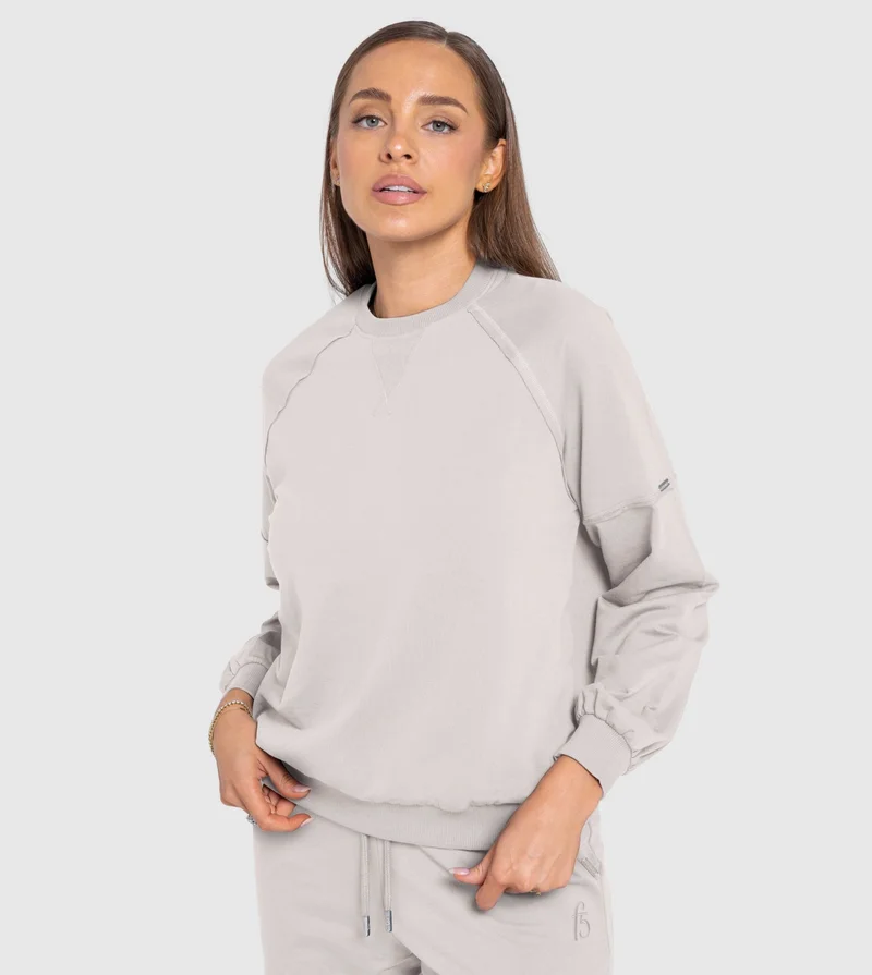 إف5 Women's Essential Oversized Sweatshirt