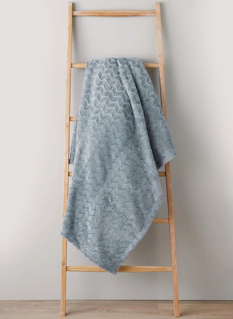 Matalan Grey Embossed Fleece Throw (200cm x 250cm)