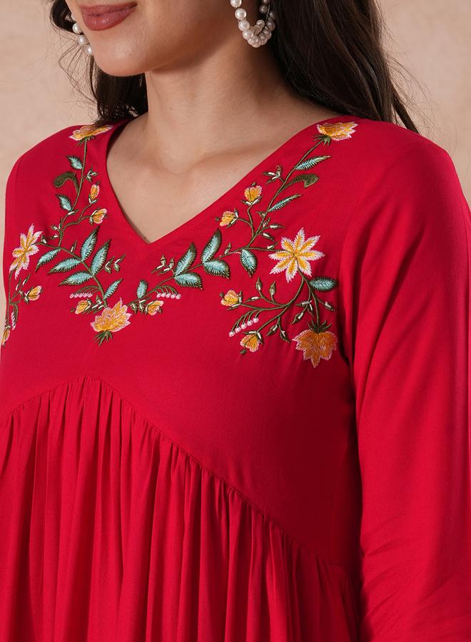 جلو باص فستان قصير بتفاصيل مُطرزة - Image 4