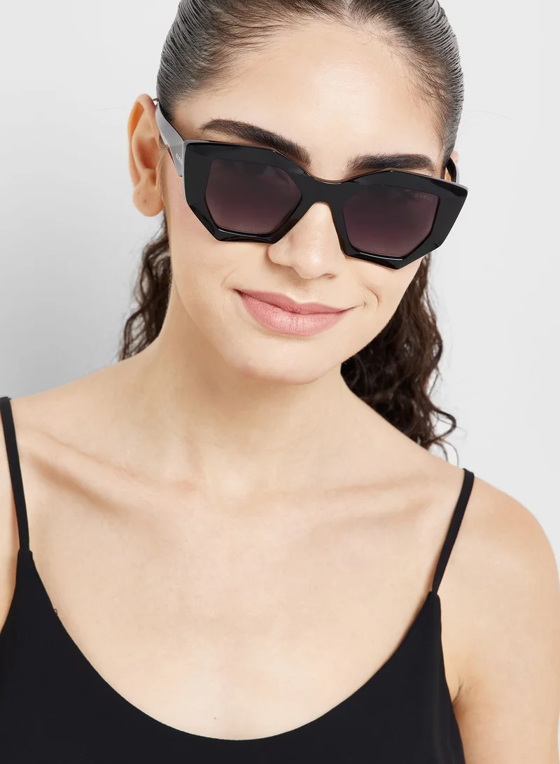 GUESS Oversized Sunglasses