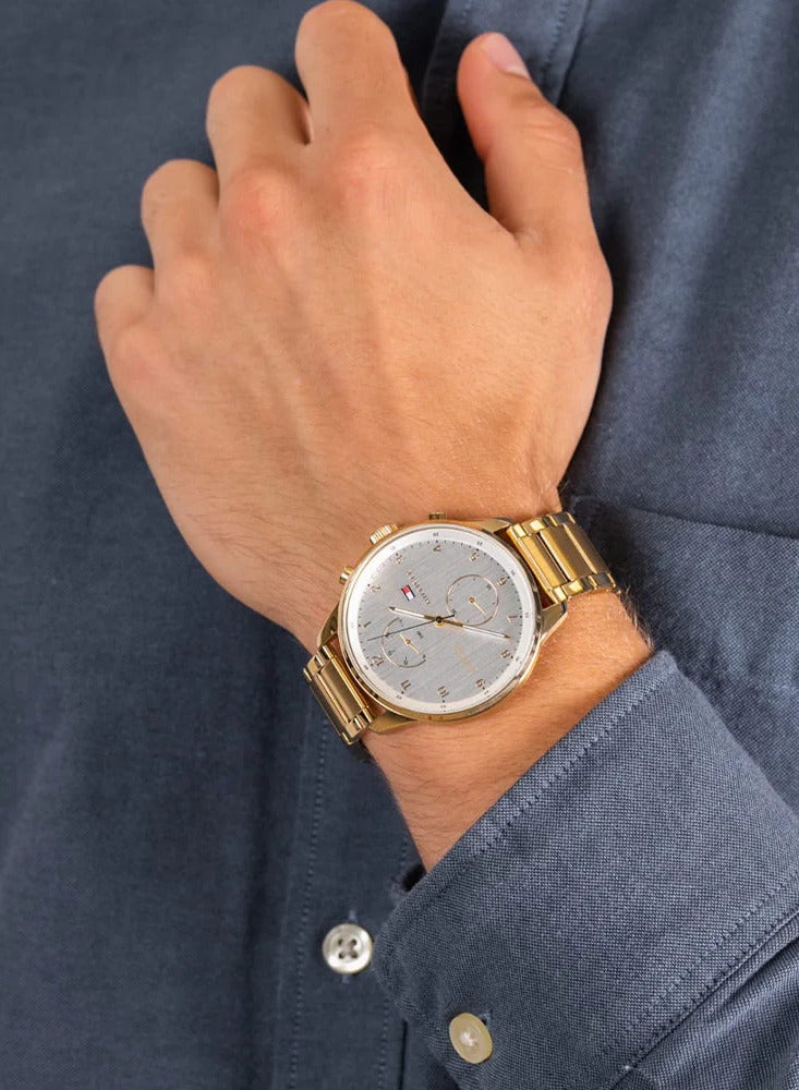 TOMMY HILFIGER ساعة تشيس كوارتز بقرص أبيض وحزام فولاذي ذهبي للرجال - 1791576 - Image 5