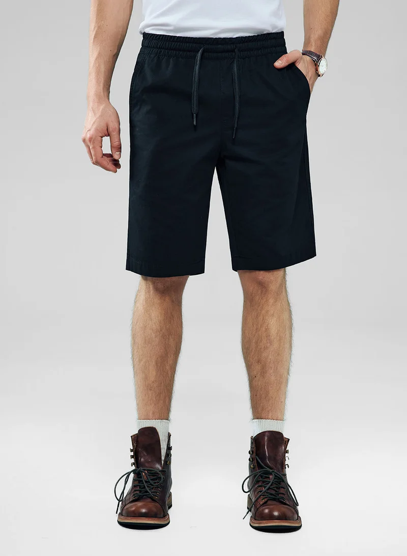Men’s Slim Lightweight Twill Bermuda Shorts
