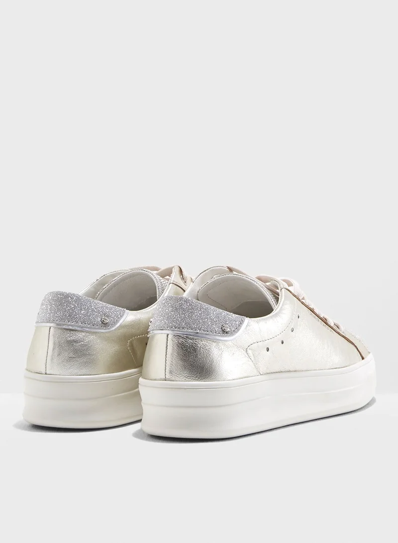 crime london Faith Lo Sneaker