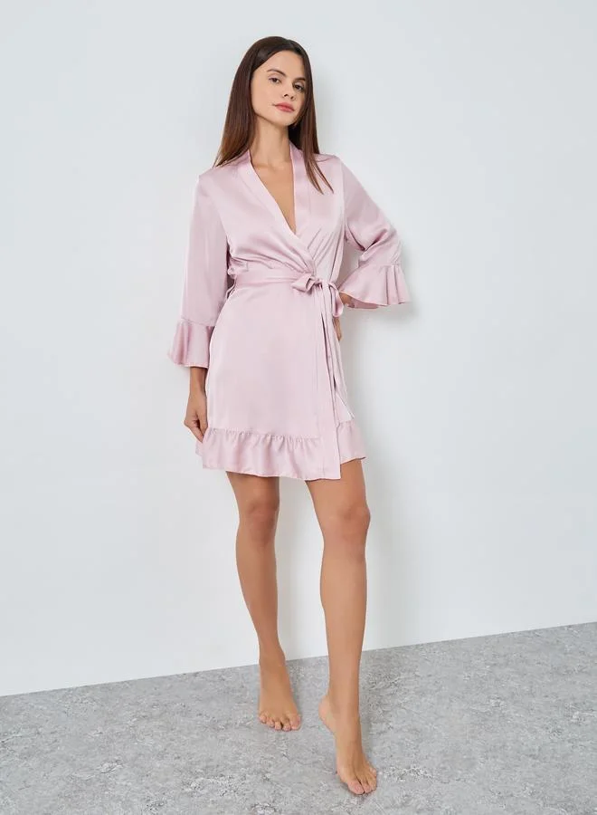 ستايلي روب ساتان بتفاصيل كشكش