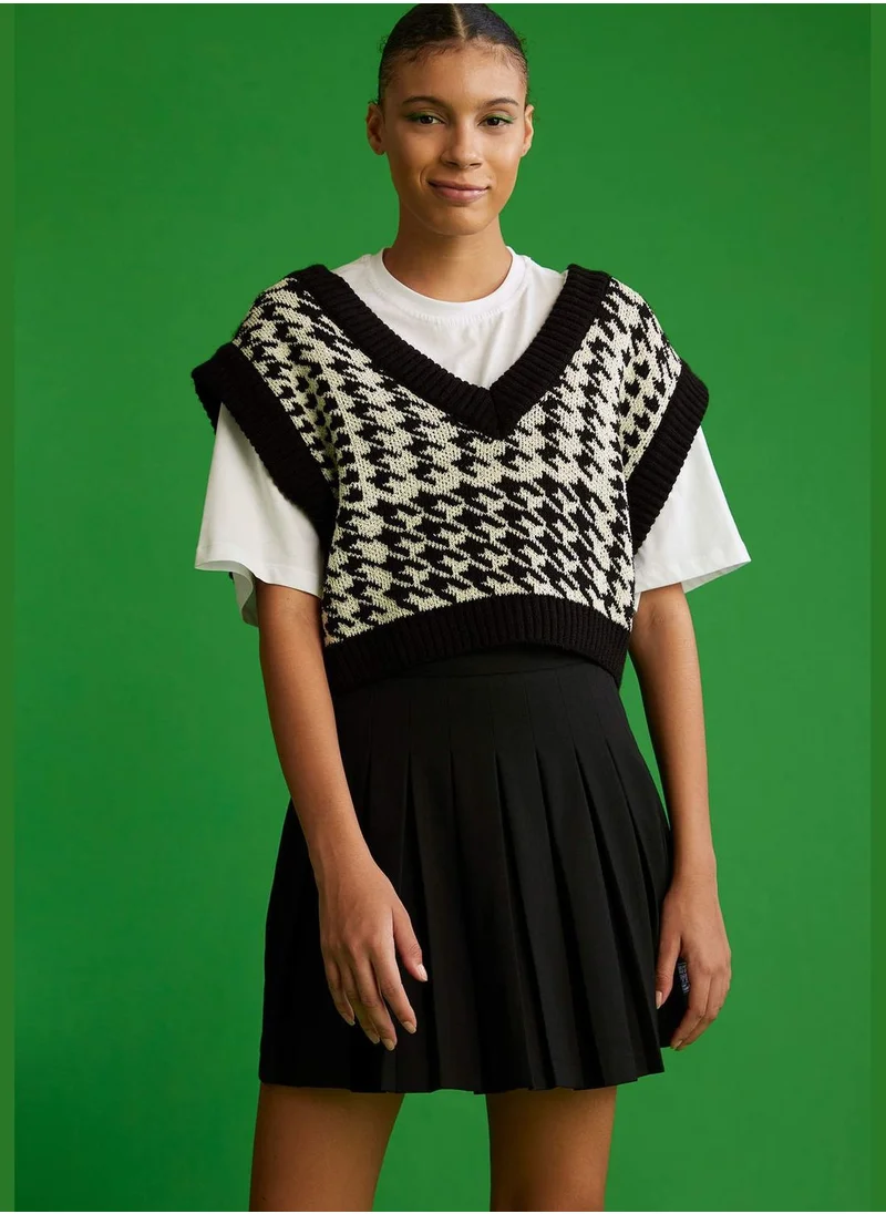 DeFacto V-Neck Check Patterned Knitwear Sweater