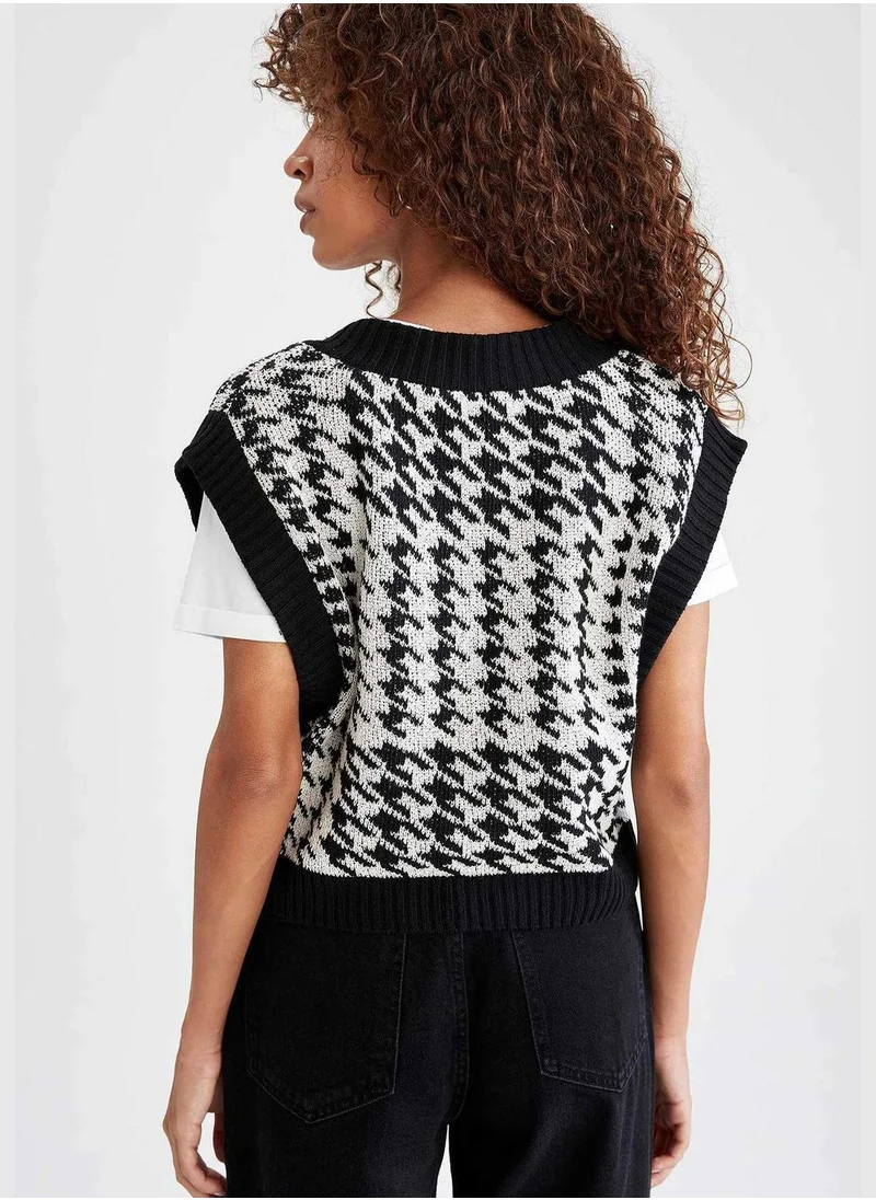 DeFacto V-Neck Check Patterned Knitwear Sweater