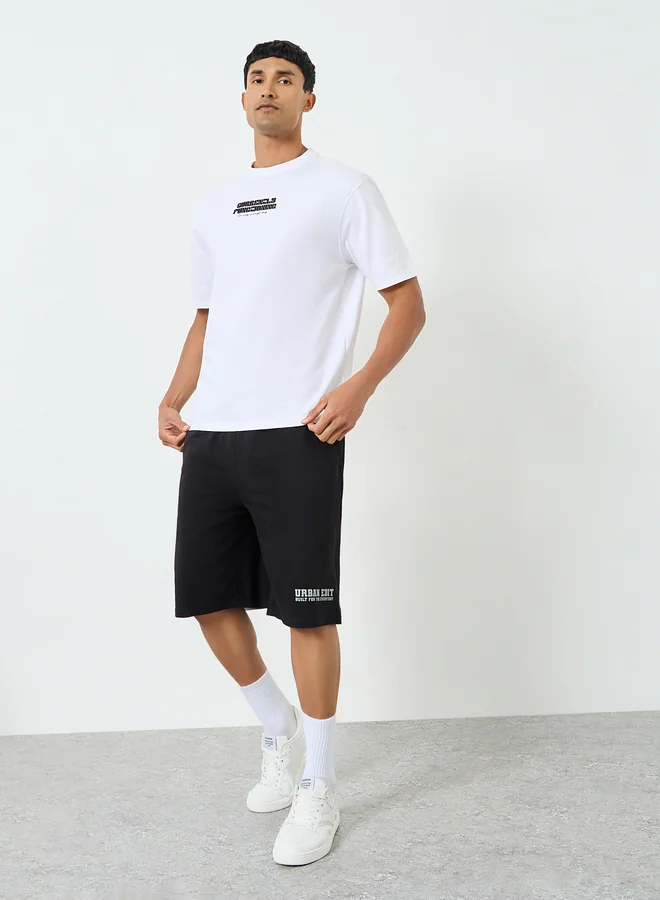 ستايلي شورت بقصة واسعة بطبعة للرجال