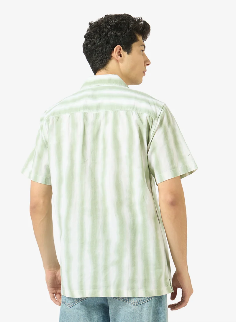 ريبلز مع نمشي Mens Resort Collar Shirt