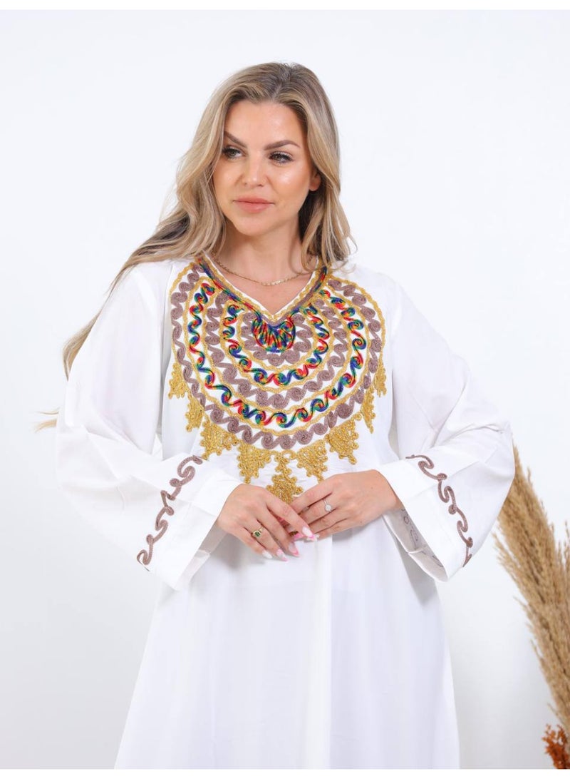 افندينا  جلابية ناعمة مطرزة بتطريز متناسق وانيق A-634 - Image 2