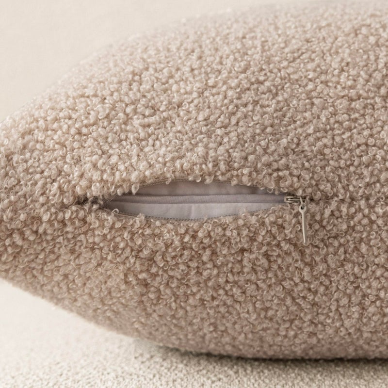 Foindtower حزمة Foindtower من 2 Faux Faux Fur Throw Throw Conval Covers Soft Fuzzy Plush Cushion Case with Zipper Cozy Pillowcase for Home Room Room Bed Sofa 22 × 22 Inch Beige - Image 3