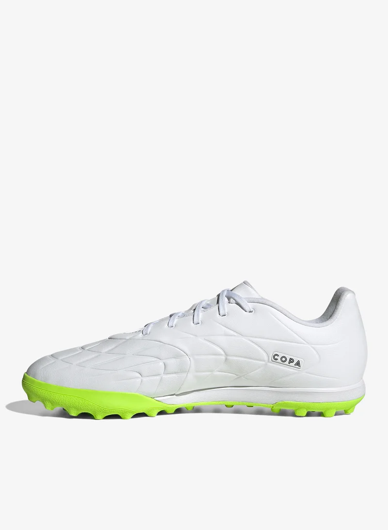 adidas كوبا بيور. أحذية عشبية